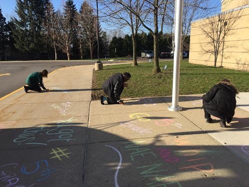 Students and staff continue to write encouraging messages!